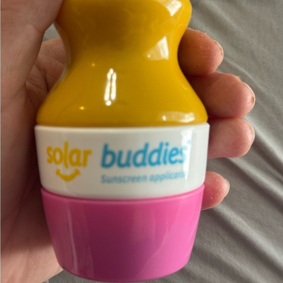 Yellow and Pink Sunscreen Applicator - Picture 3 of 13